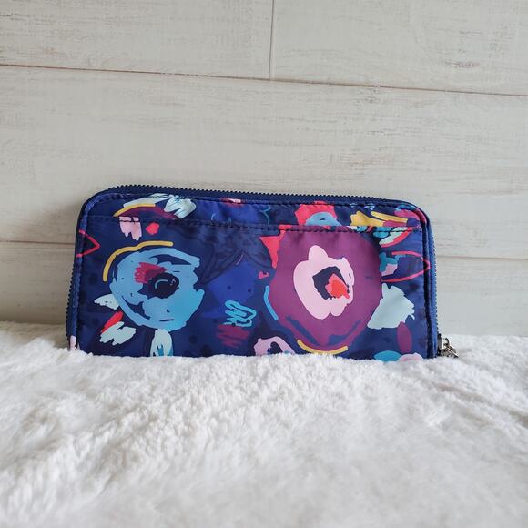 Travelon RFID Blocking Single Zip Wallet Read Description - Picture 2 of 6